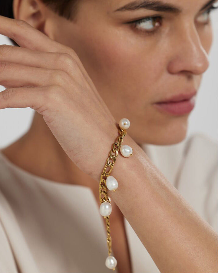 Bracelets: Elevating Every Look with Effortless Elegance