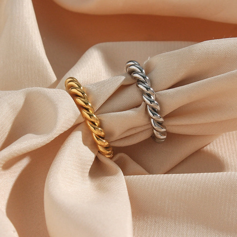 Twisted Chain Ring